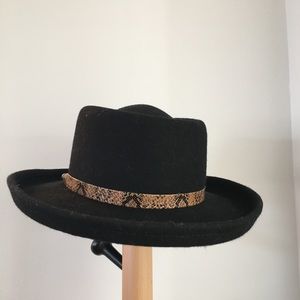 Flat brimmed wool fedora